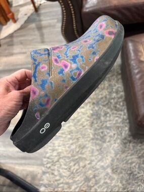 OOFOS Women's Slip-On Clog in Brown with Blue and Pink Leopard Print